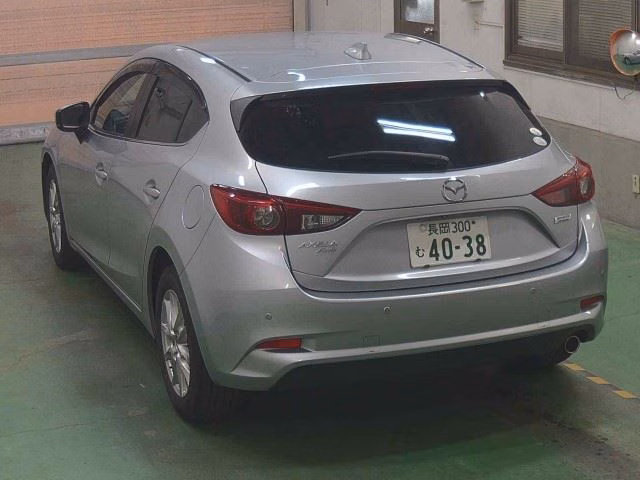 MAZDA AXELA