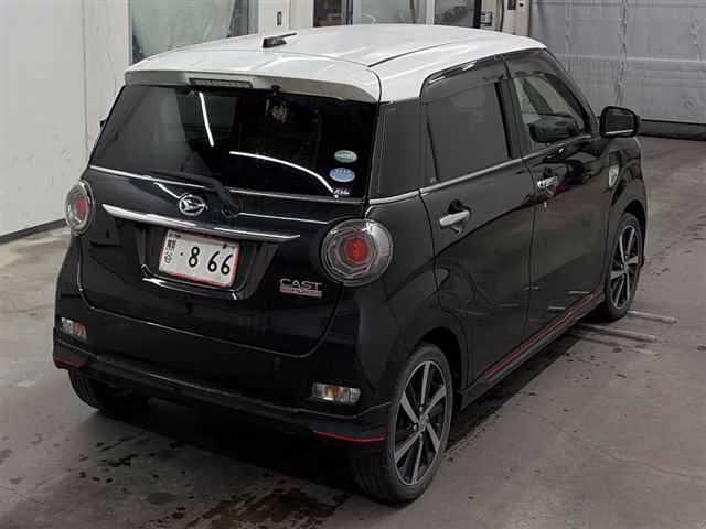 DAIHATSU CAST