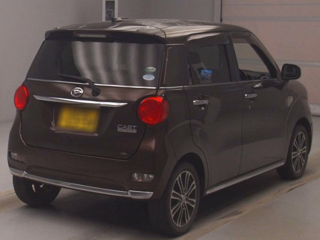 DAIHATSU CAST