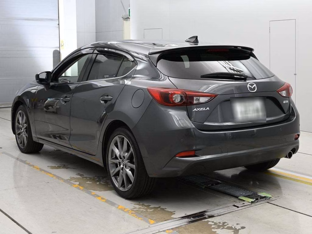 MAZDA AXELA