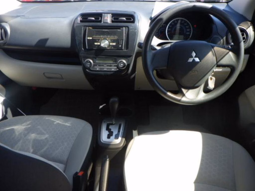 MITSUBISHI MIRAGE