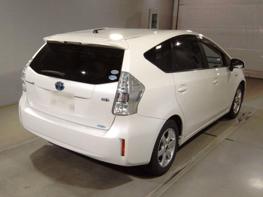 TOYOTA PRIUS ALPHA