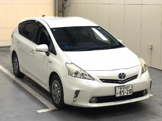 TOYOTA PRIUS ALPHA