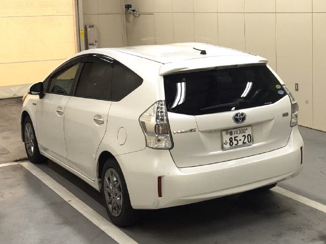 TOYOTA PRIUS ALPHA