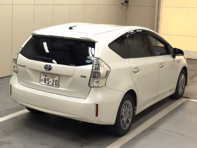 TOYOTA PRIUS ALPHA