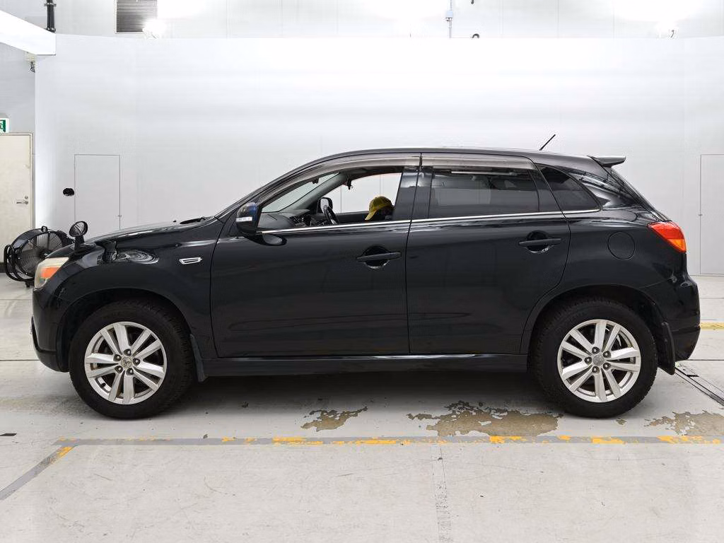 MITSUBISHI RVR