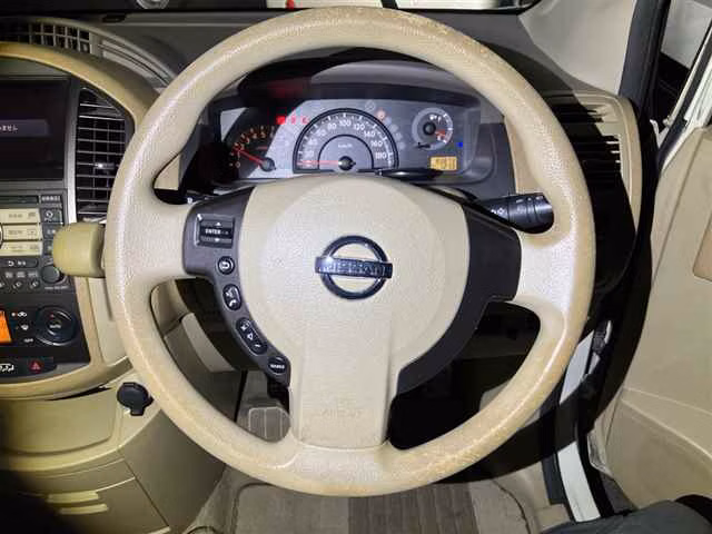 NISSAN LAFESTA