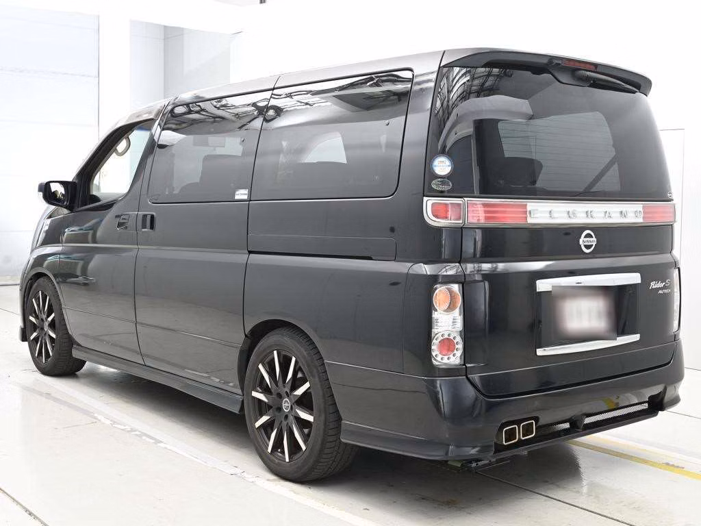 NISSAN ELGRAND