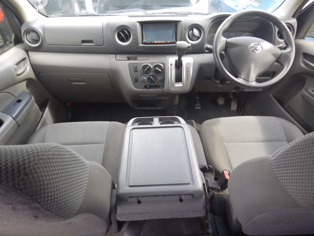 NISSAN NV350 CARAVAN