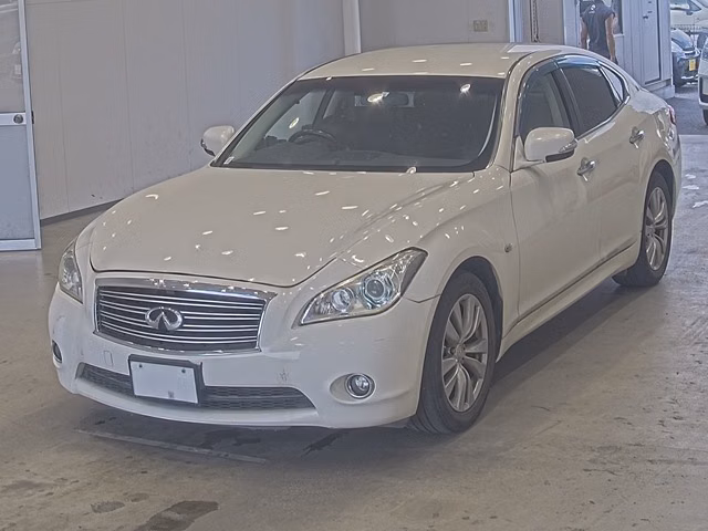 NISSAN FUGA