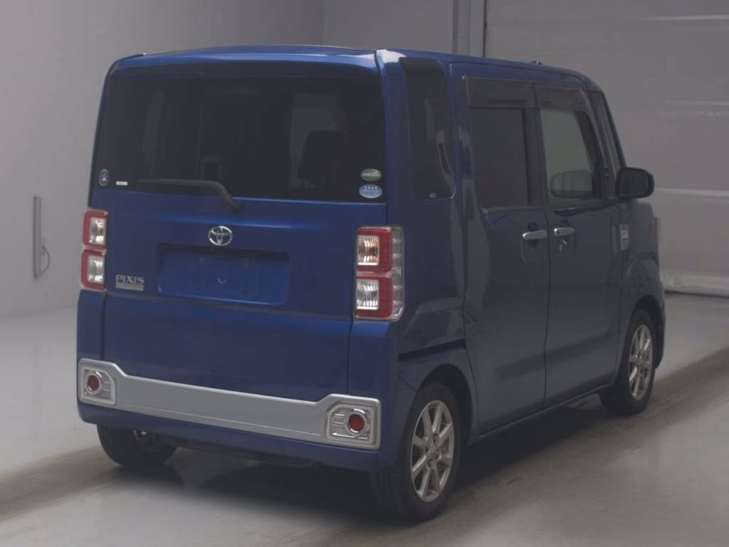 TOYOTA PIXIS MEGA