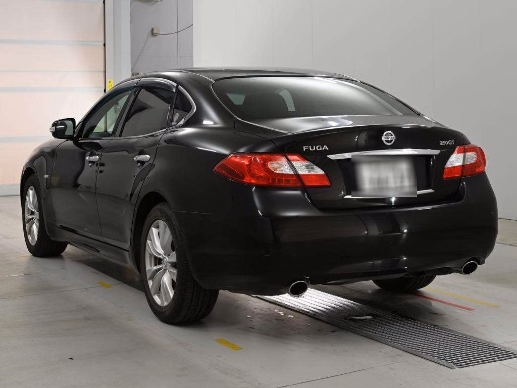 NISSAN FUGA