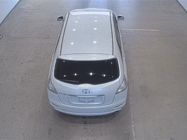 TOYOTA MARK X ZIO