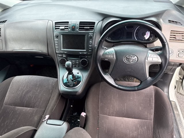 TOYOTA MARK X ZIO