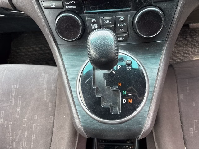 TOYOTA MARK X ZIO