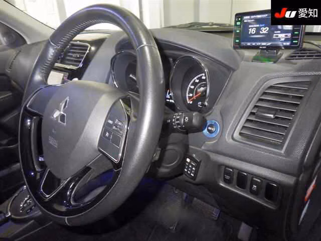 MITSUBISHI RVR