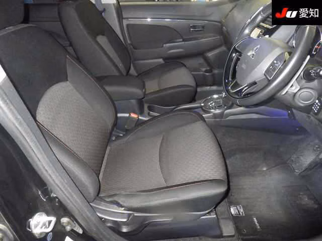 MITSUBISHI RVR