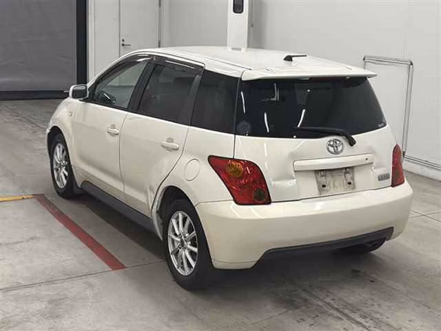 TOYOTA IST