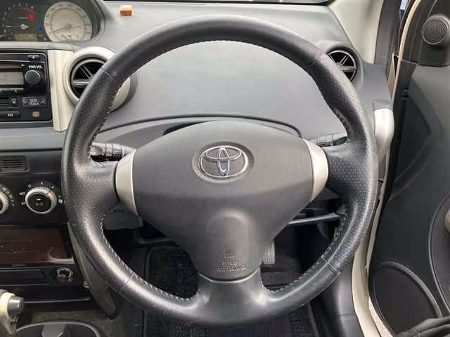 TOYOTA IST