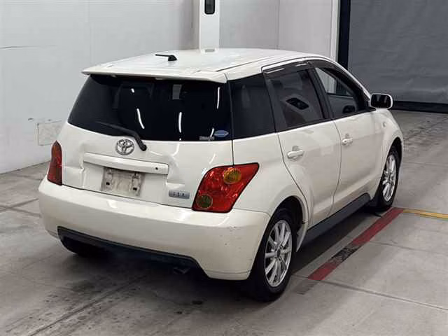 TOYOTA IST