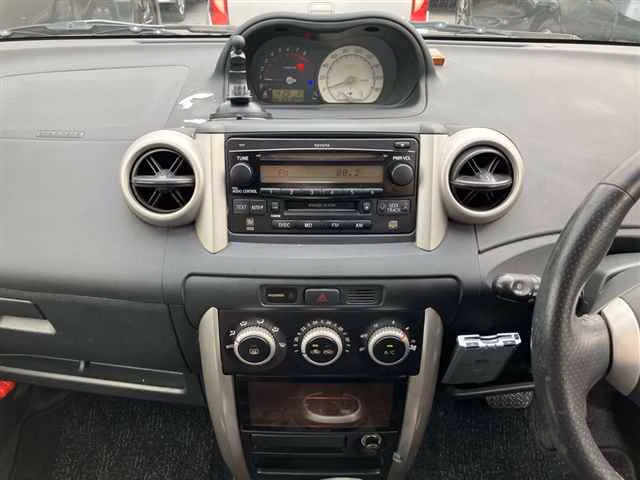 TOYOTA IST