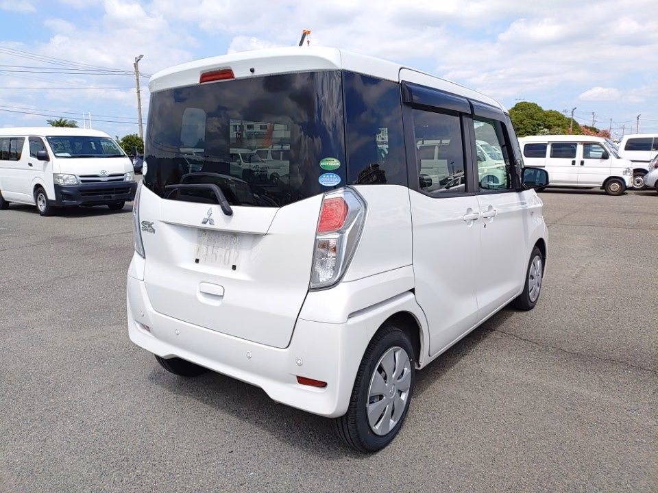 MITSUBISHI EK SPACE