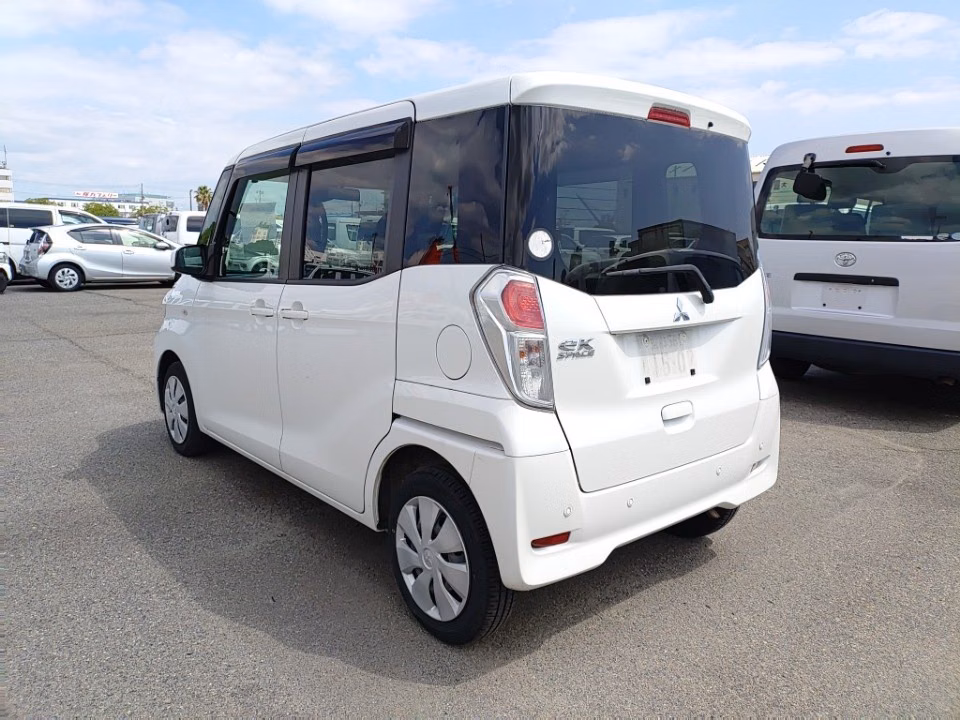 MITSUBISHI EK SPACE