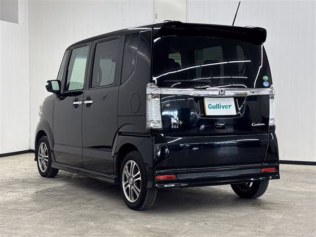 HONDA N-BOX+