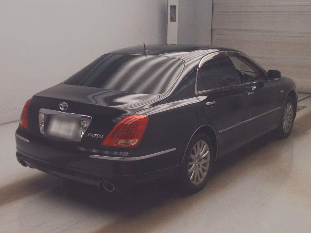 TOYOTA CROWN MAJESTA