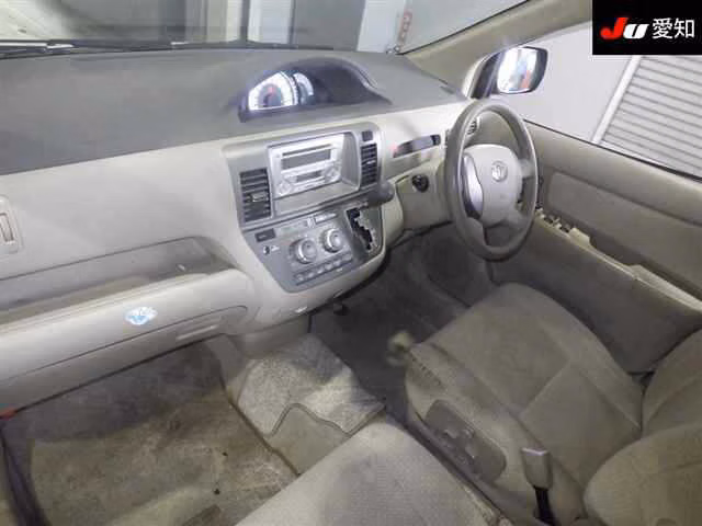 TOYOTA RAUM