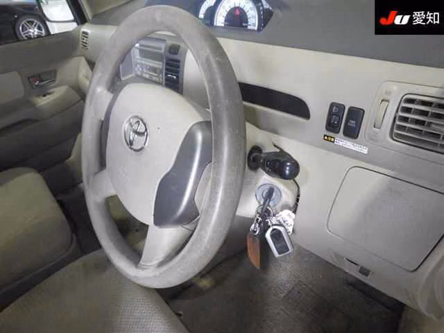 TOYOTA RAUM