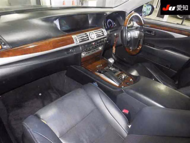 LEXUS LS600H