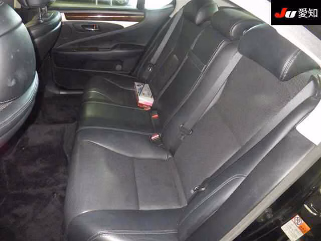 LEXUS LS600H