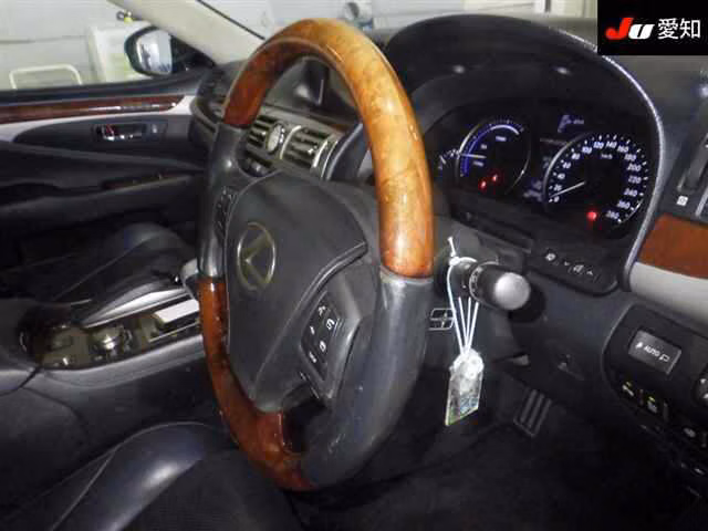 LEXUS LS600H