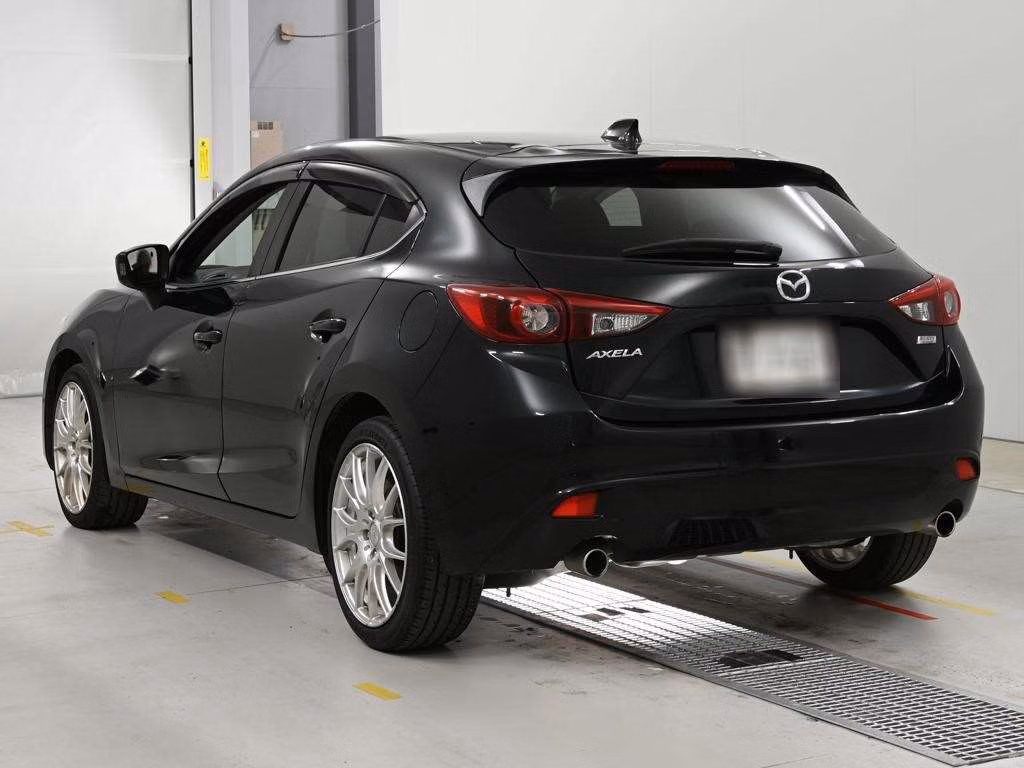 MAZDA AXELA