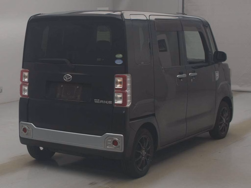 DAIHATSU WAKE