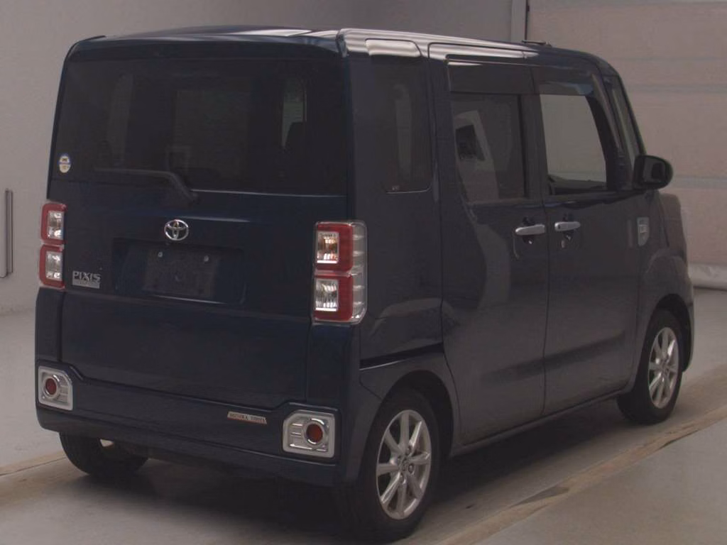 TOYOTA PIXIS MEGA