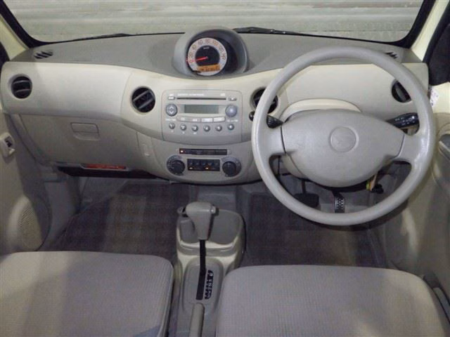 DAIHATSU ESSE