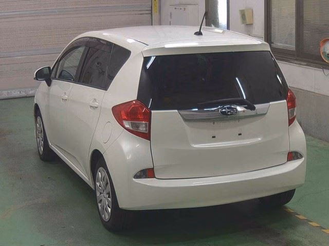 SUBARU TREZIA