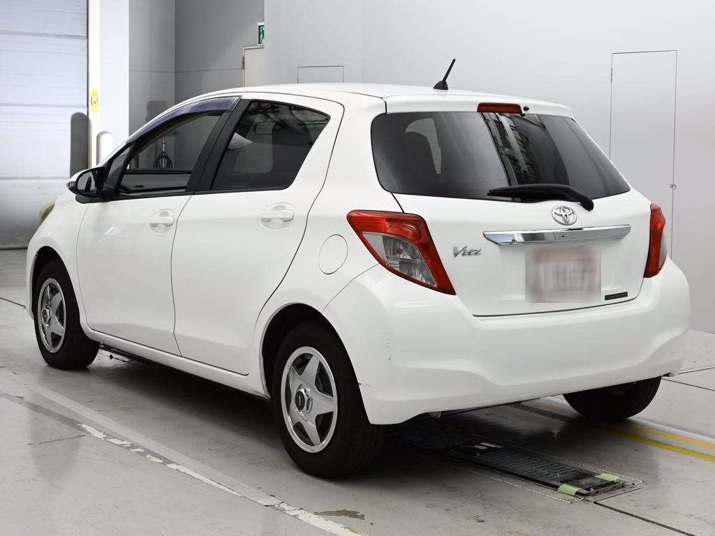 TOYOTA VITZ