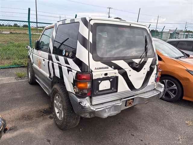 MITSUBISHI PAJERO