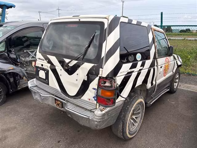 MITSUBISHI PAJERO