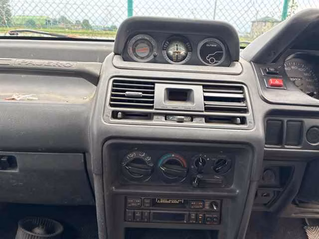 MITSUBISHI PAJERO