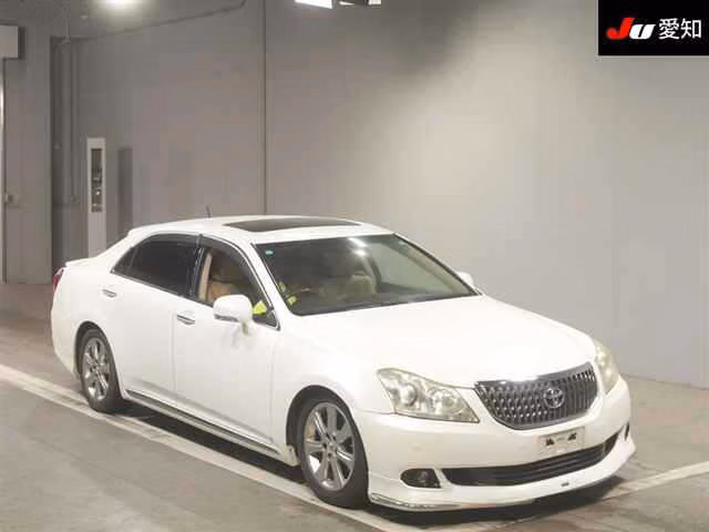 TOYOTA CROWN MAJESTA