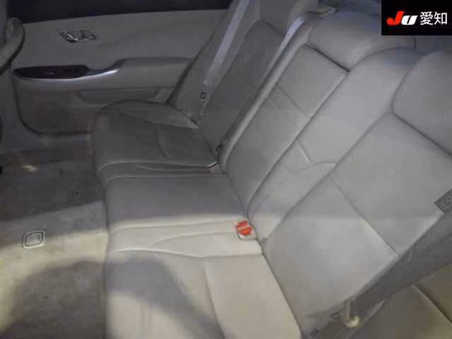 TOYOTA CROWN MAJESTA