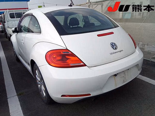 VOLKSWAGEN BEETLE