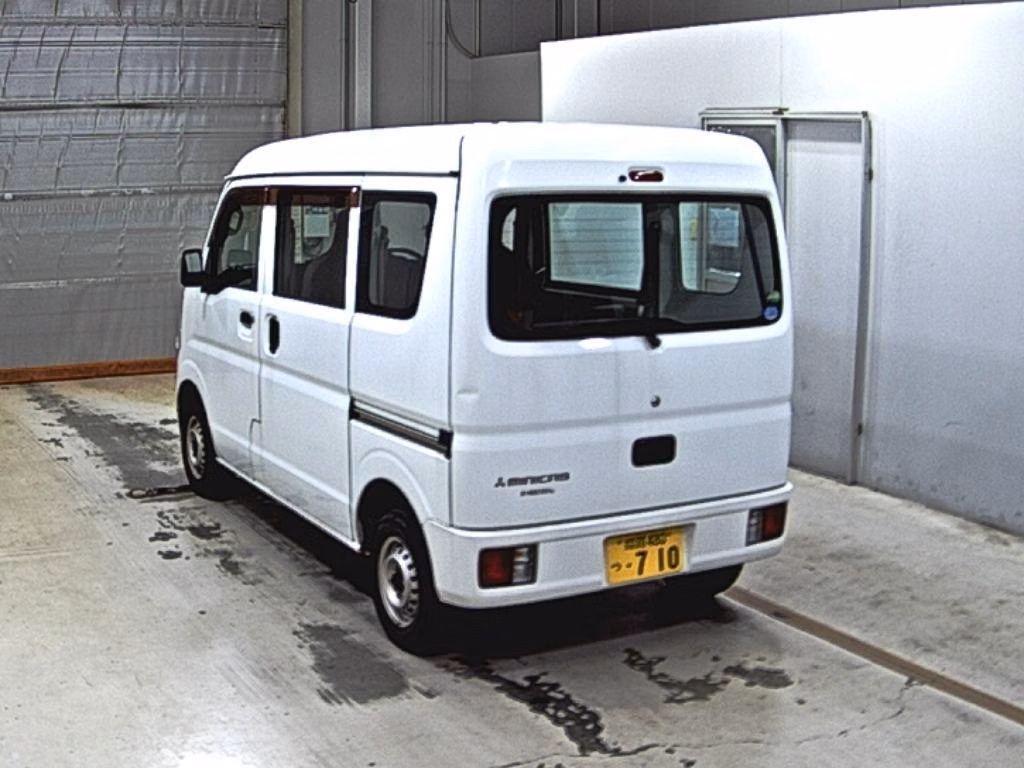 MITSUBISHI MINICAB