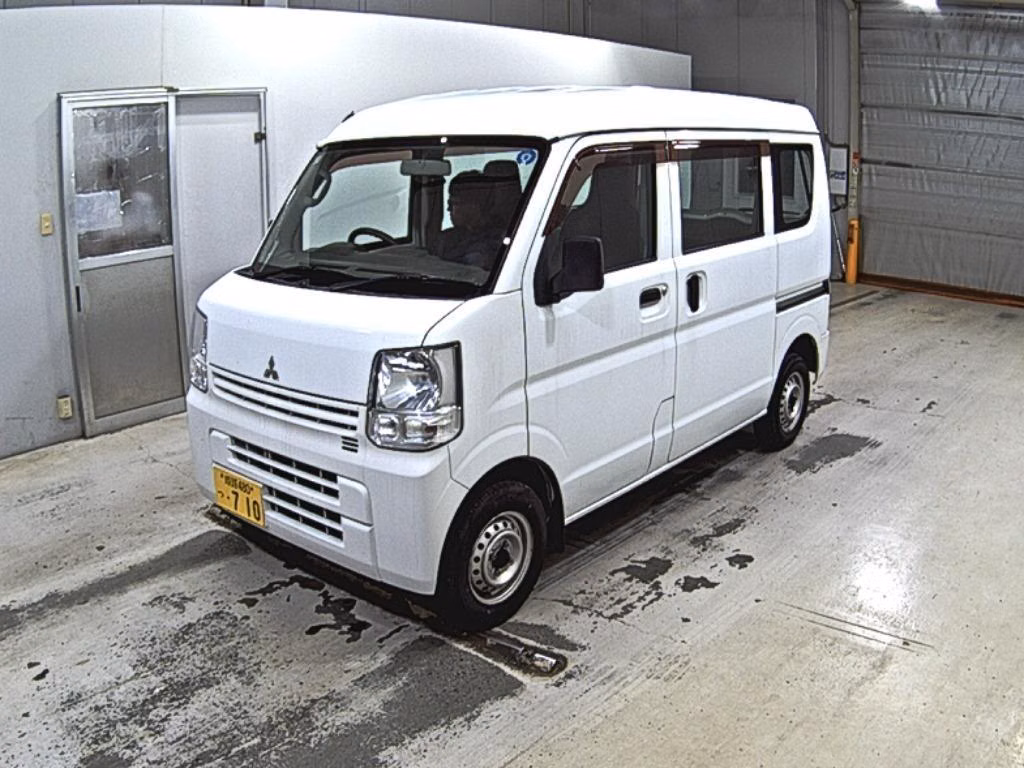 MITSUBISHI MINICAB