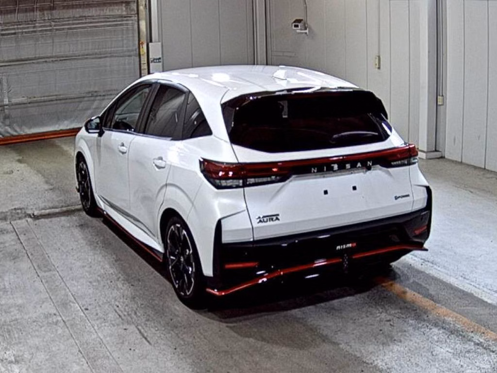 NISSAN AURA