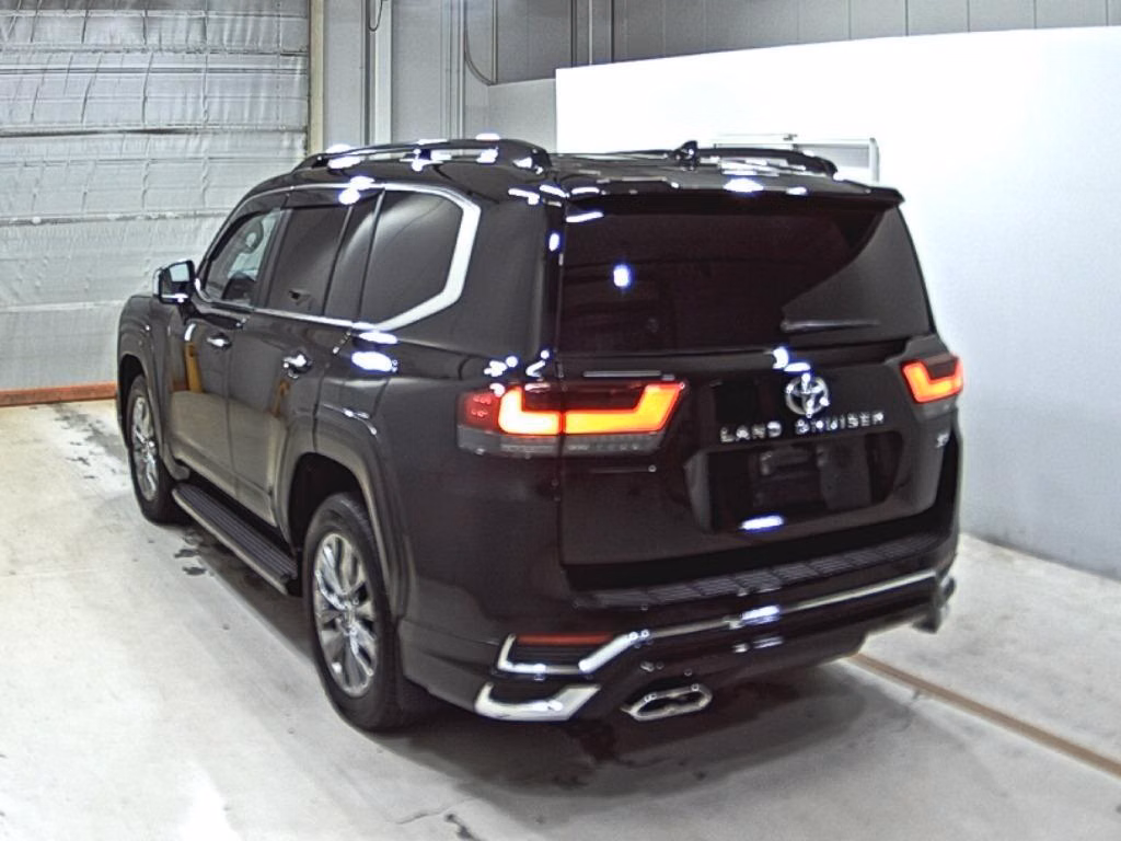 TOYOTA LAND CRUISER